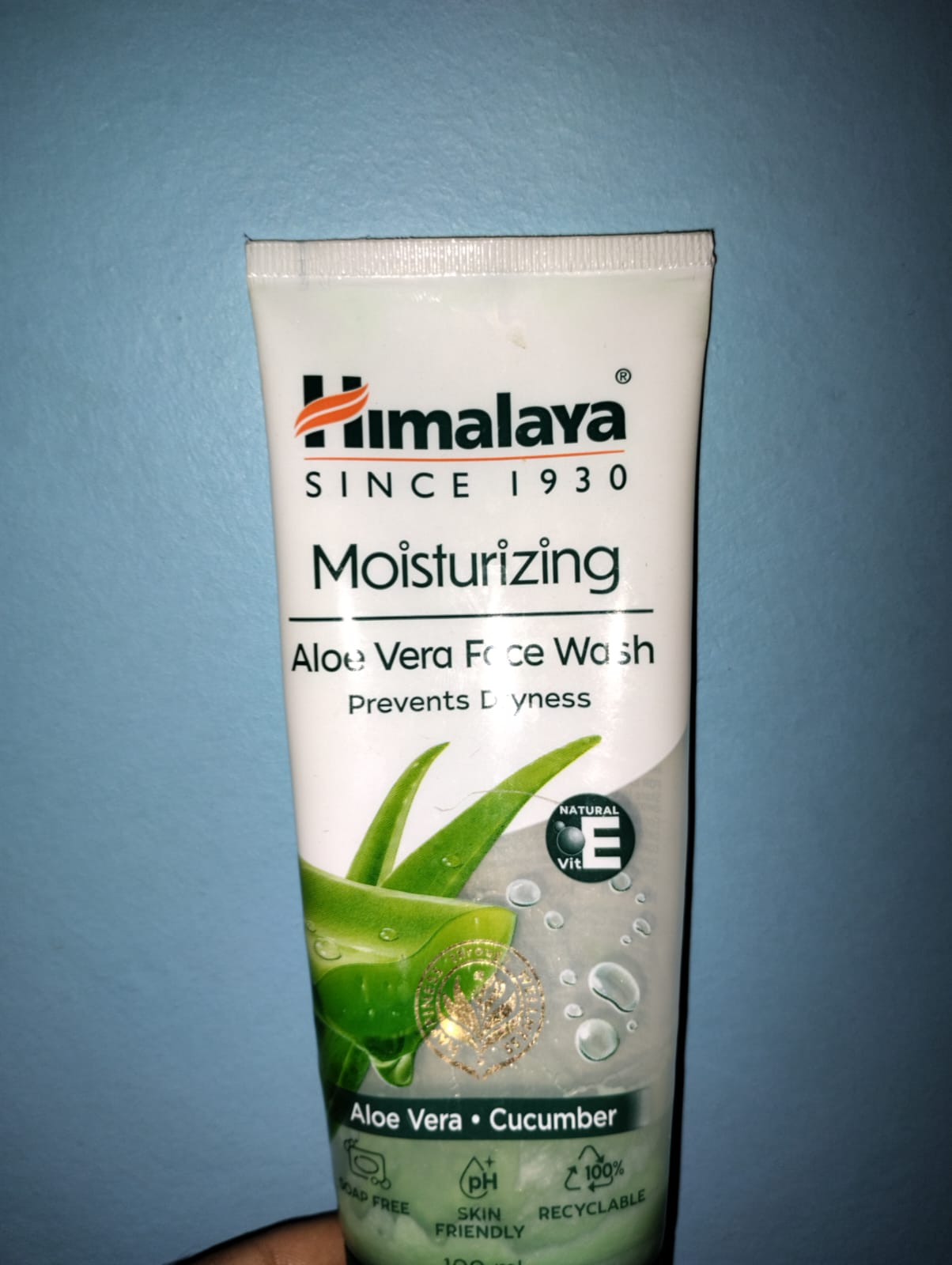 Himalaya Moisturizing Aloe Vera Face Wash